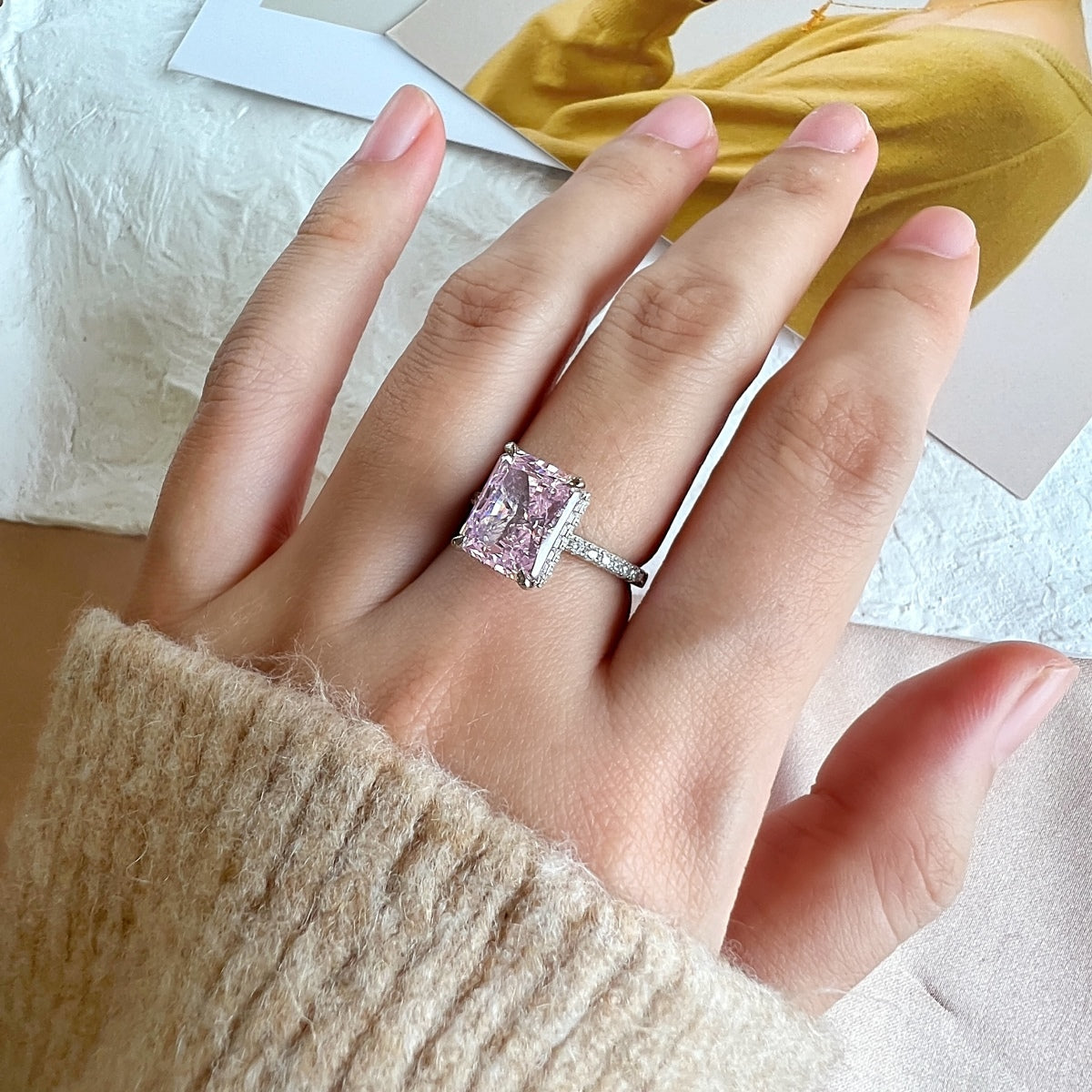 [Clover Jewels]4.0 Carat Luxurious Engagement Ring