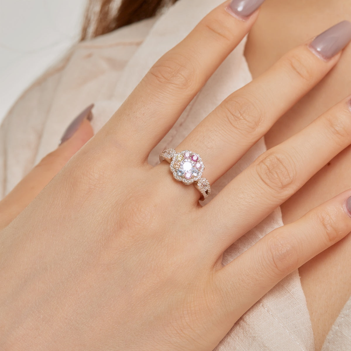 [Clover Jewels]Delicate Colorful Round Cut Flower Shape Wedding Ring