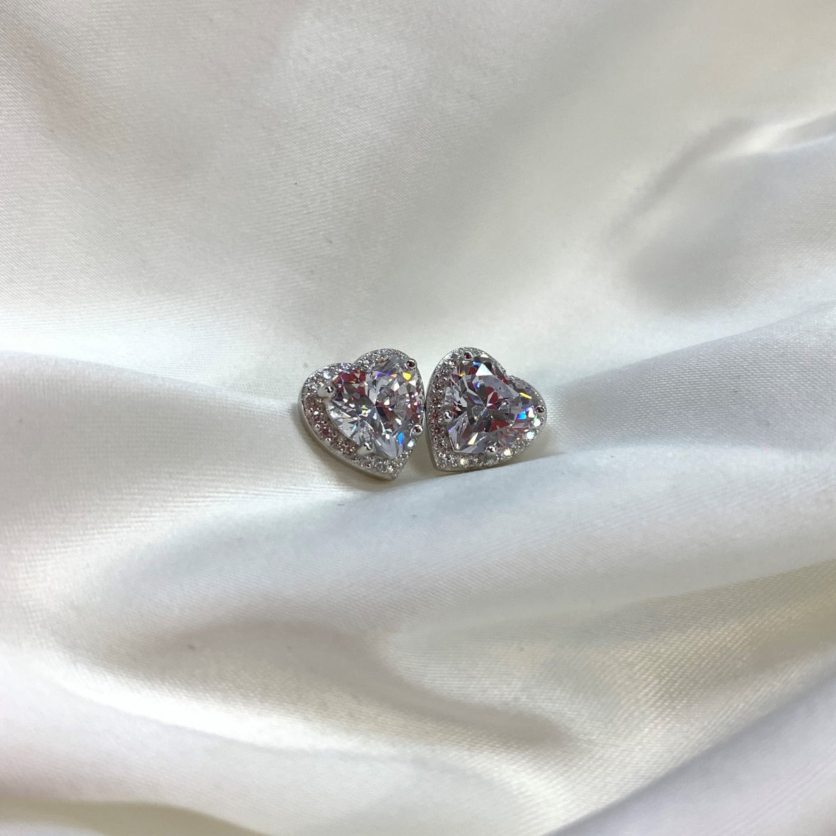 [Clover Jewels]Sparkling Heart Shape Lover Earrings