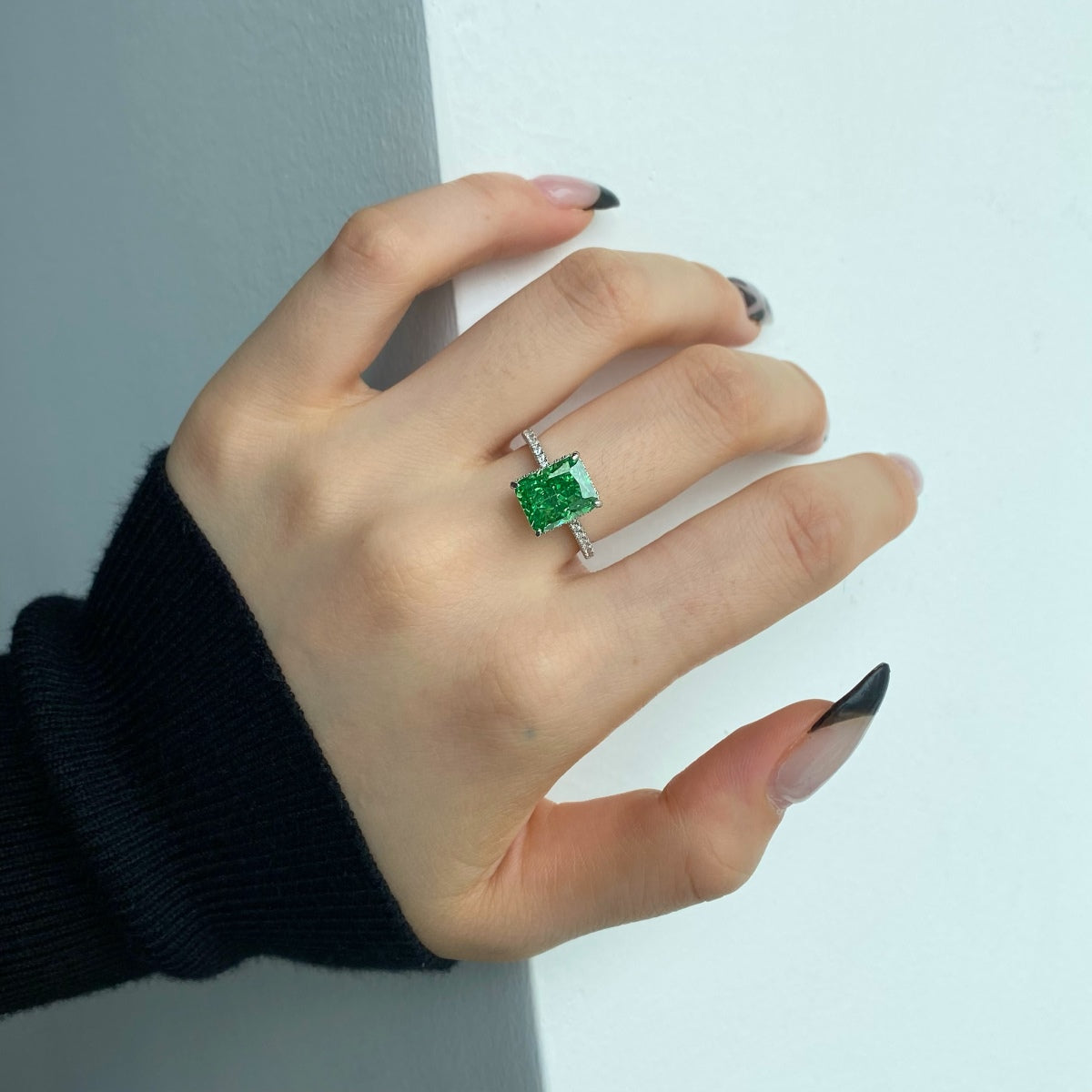 [Clover Jewels]4.0 Carat Luxurious Engagement Ring