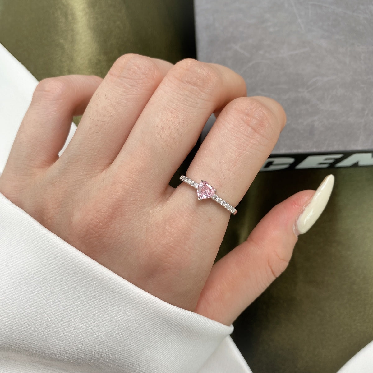 [Clover Jewels]0.5 Carat CaratEternity Charming Heart Shape Lover Ring