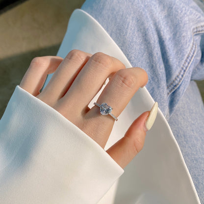 [Clover Jewels]2.0 Carat Dazzling Lustrous Heart Cut Lover Ring