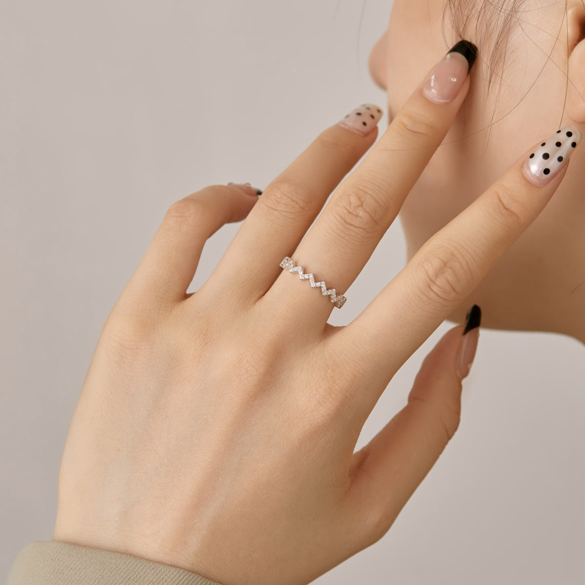 [Clover Jewels]Delicate Enchanting Wave Shape Daily Ring