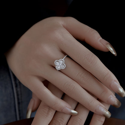 [Clover Jewels]Luxurious Eternity Flower Shape Banquet Ring