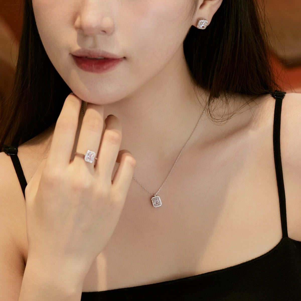 [Clover Jewels]1.0 Carat Luxurious Dainty Emerald Cut Daily Earrings