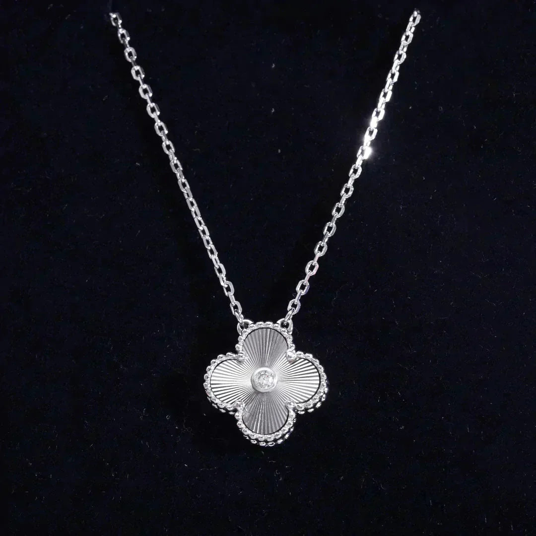 [Clover Jewels]CLOVER  15MM DIAMOND LASER NECKLACE SILVER