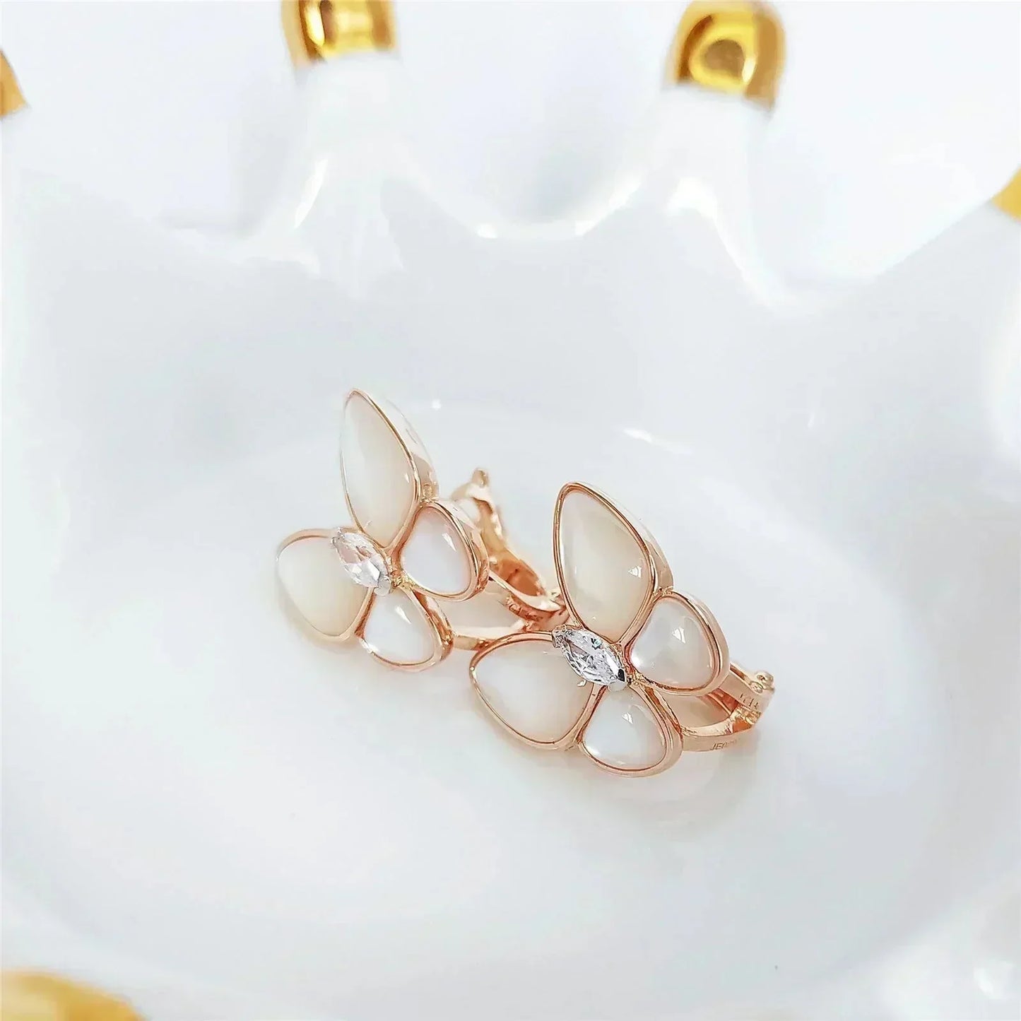 [Clover Jewels]BUTTERFLY MOP DIAMOND EARRINGS