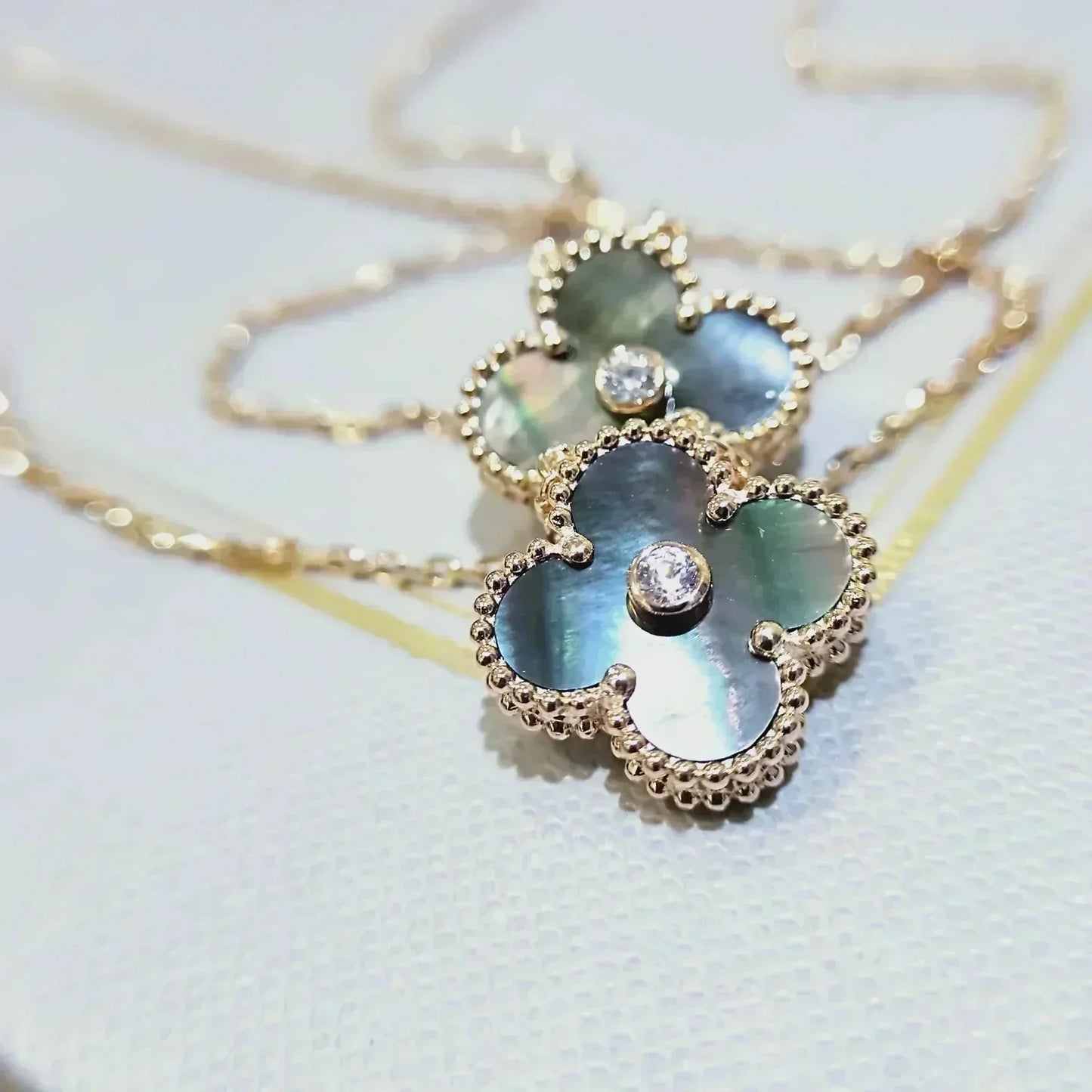 [Clover Jewels]CLOVER 15MM DIAMOND AND MOTHER-OF-GREY NECKLACE