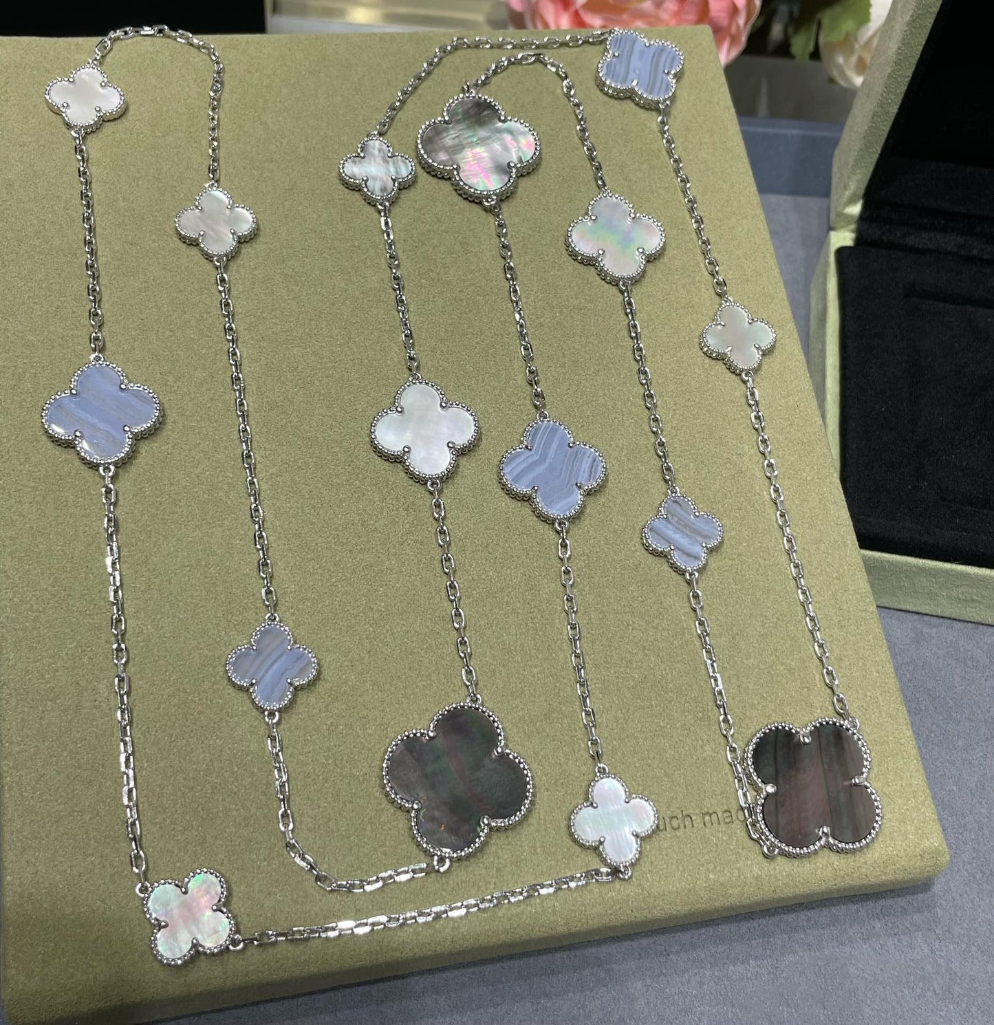 [Clover Jewels]CLOVER 16 MOTIF CHALCEDONY MOP SILVER NECKLACE