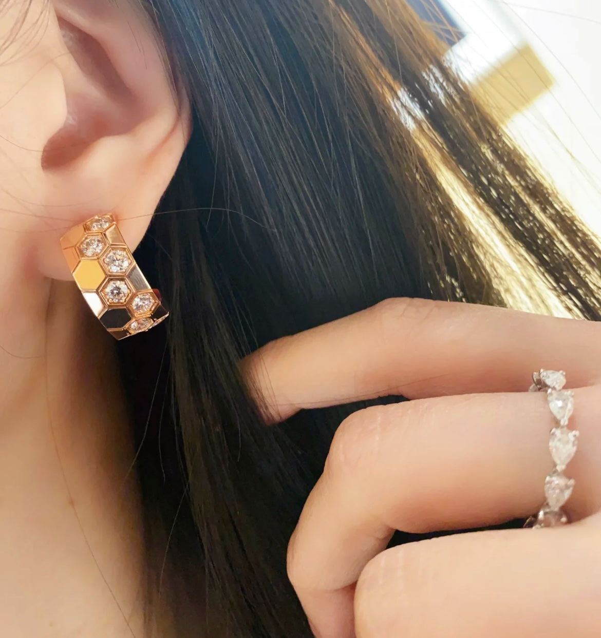 [Clover Jewels]BEE LOVE DIAMOND HOOP EARRINGS