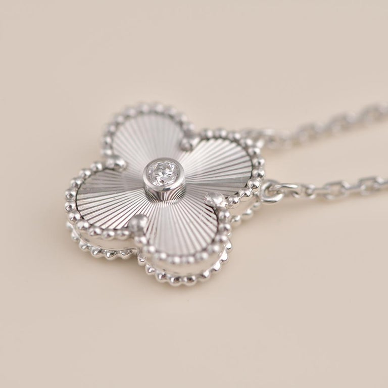 [Clover Jewels]CLOVER  15MM DIAMOND LASER NECKLACE SILVER