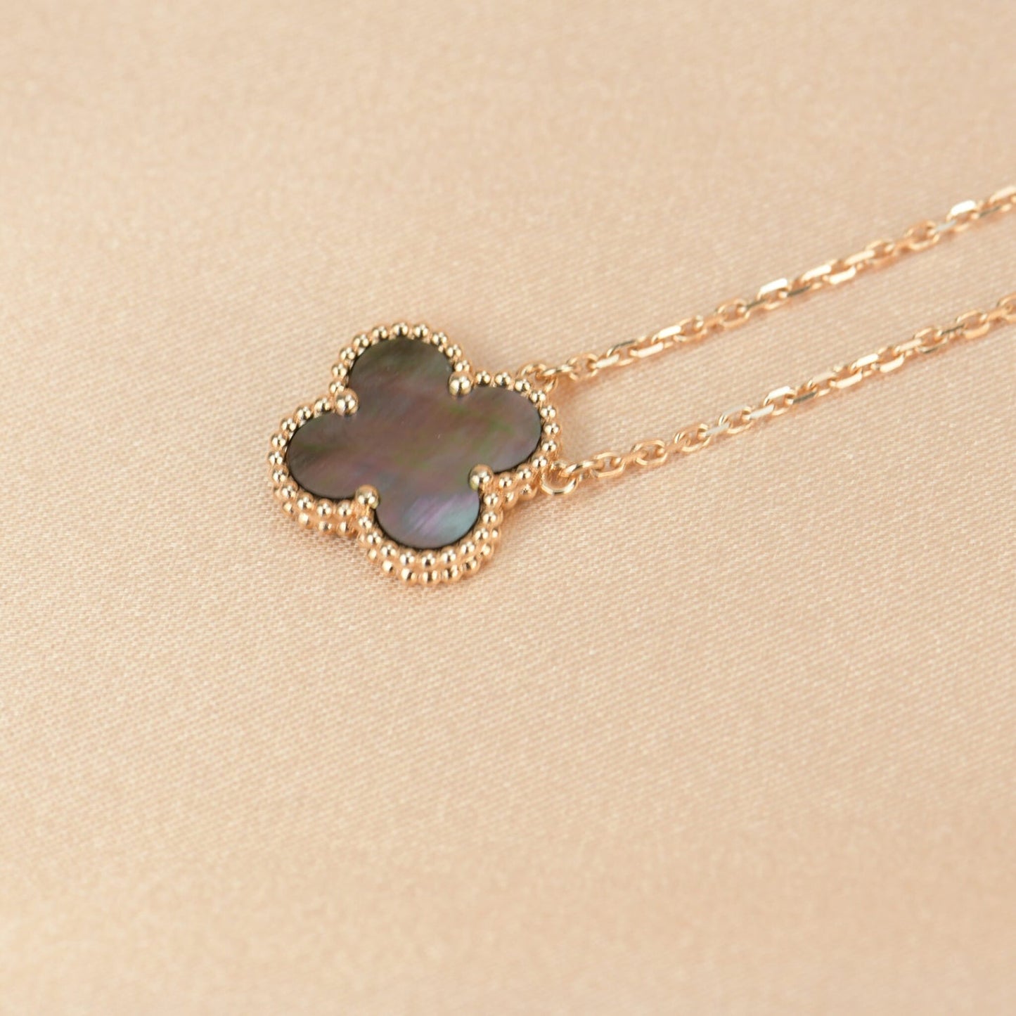 [Clover Jewels]CLOVER 15MM  GRAY MOTHER OF PEARL NECKLACE