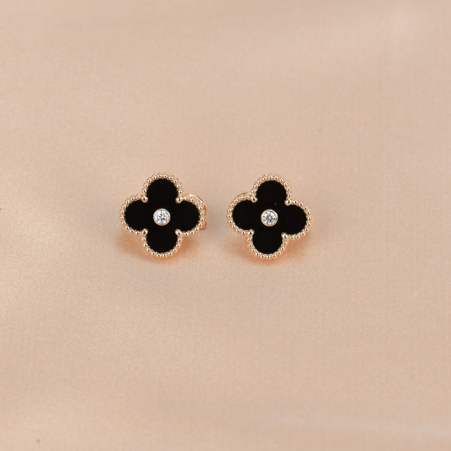 [Clover Jewels]CLOVER MEDIUM 1 MOTIFS ONYX DIAMOND EARRINGS