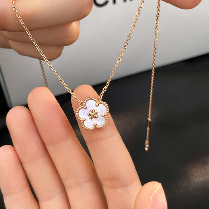 [Clover Jewels]LUCKY  WHITE MOP  PLUM BLOSSOM NECKLACE