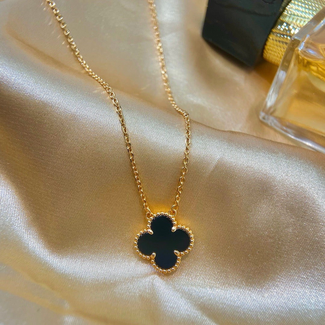 [Clover Jewels]CLOVER 15MM BLACK ONYX SINGLE FLOWER NECKLACE