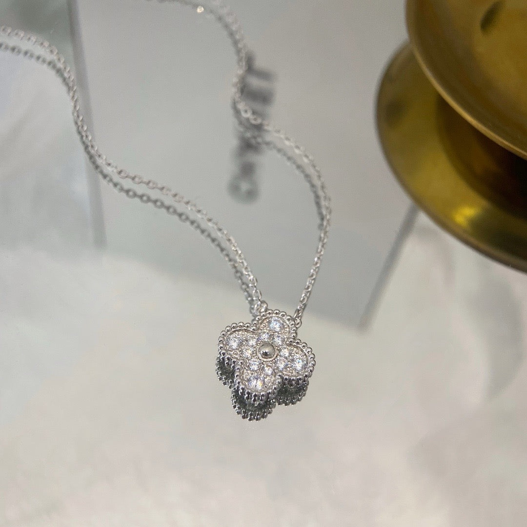 [Clover Jewels]CLOVER 15MM DIAMOND SINGLE FLOWER NECKLACE