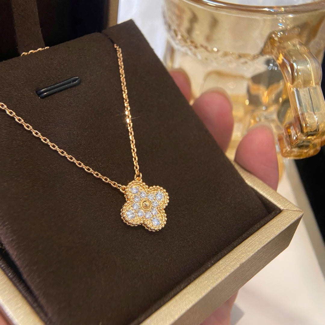 [Clover Jewels]CLOVER 15MM DIAMOND SINGLE FLOWER NECKLACE