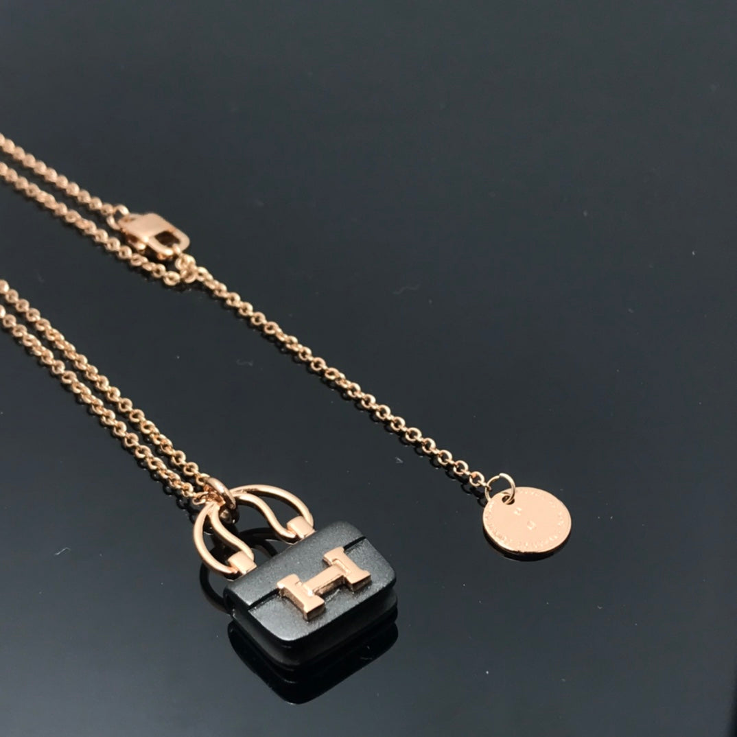 [Clover Jewels]WOMEN'S HM AMULETTES CONSTANCE PENDANT NECKLACE