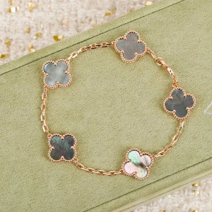 [Clover Jewels]CLOVER 5 MOTIF GRAY MOP  BRACELET