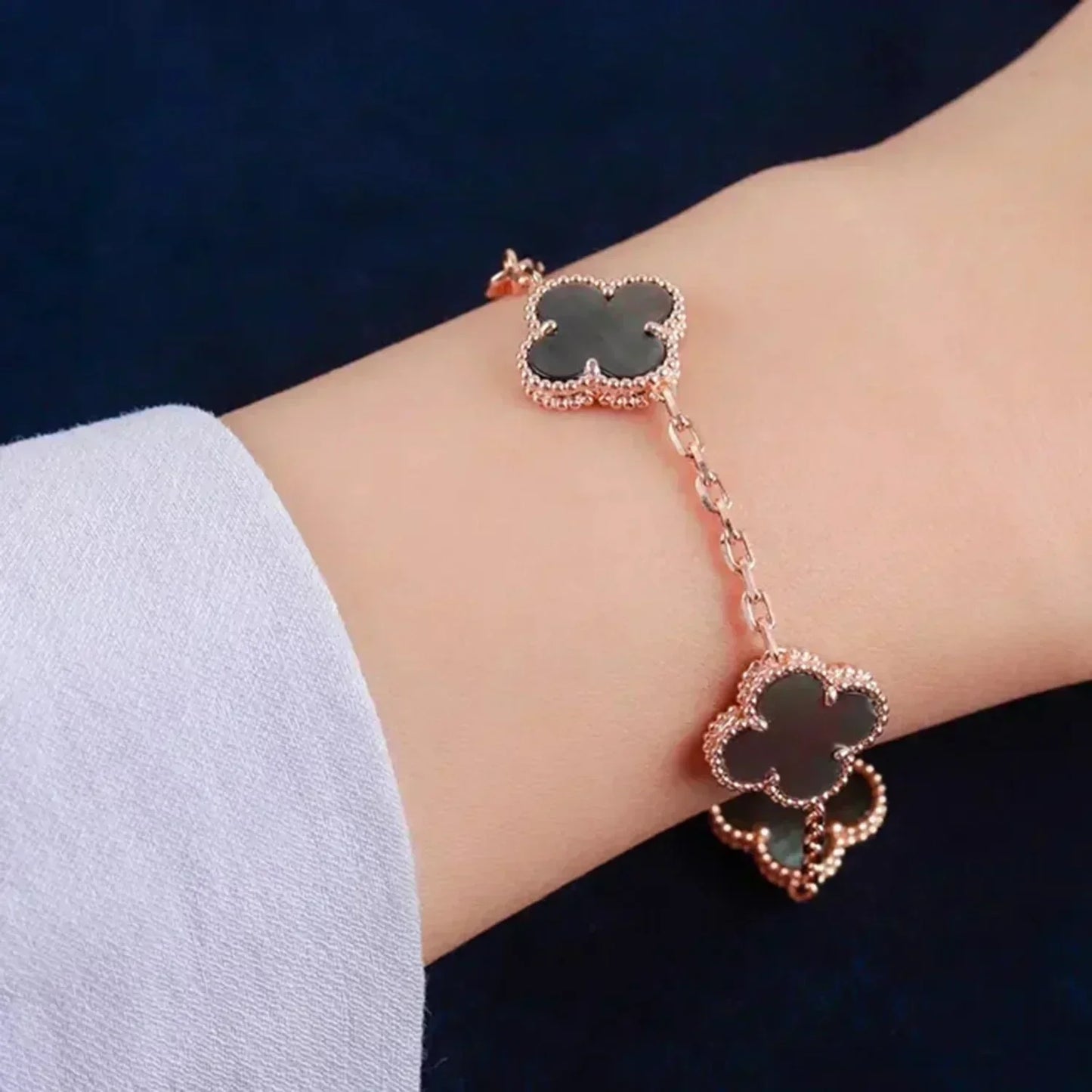 [Clover Jewels]CLOVER 5 MOTIF GRAY MOP  BRACELET