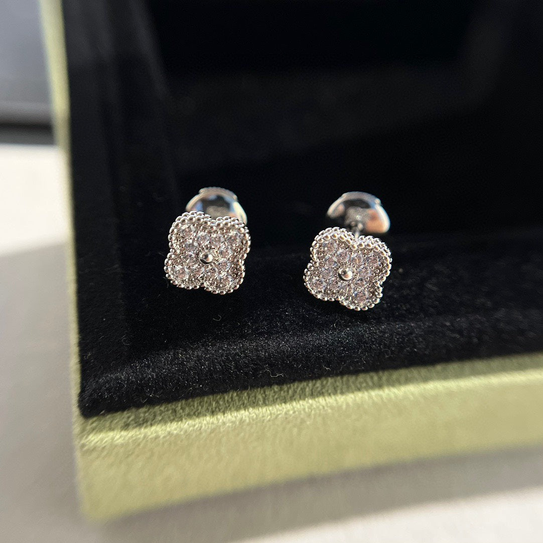 [Clover Jewels]CLOVER MINI DIAMOND STUD EARRINGS